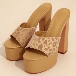 Pretty Little Thing Leopard Print Cream Tan Platform Heels Sandals Size 10